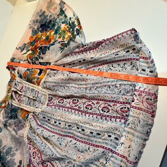 Fig and Flower Top Size S Sheer Flutter Sleeve Semi Sheer Lace - Picture 7 of 10